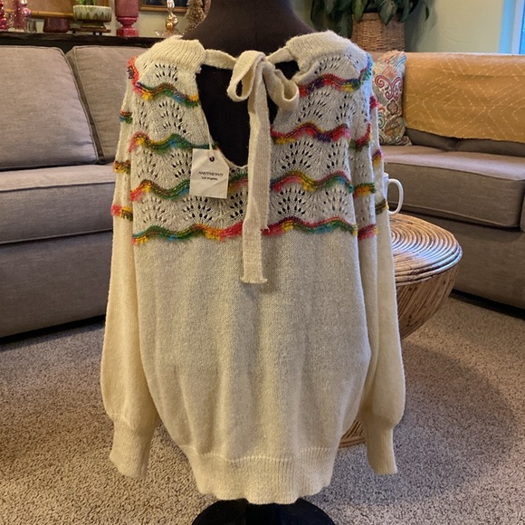 NWT Andthewhy Cream Sweater with Rainbow and Shell Stitch Detail Lightweight - Picture 2 of 6